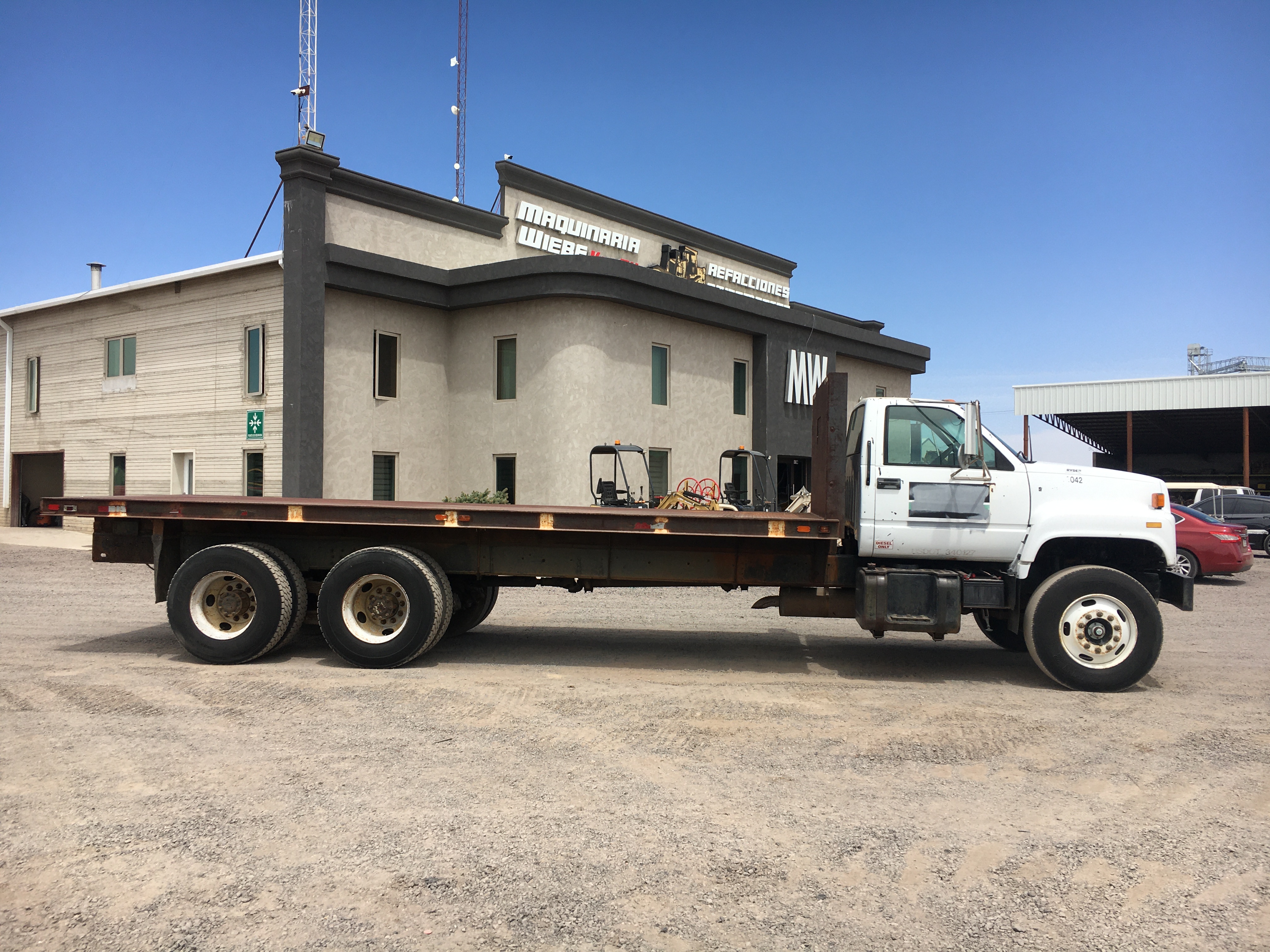 CAMION PLATAFORMA GMC C7500